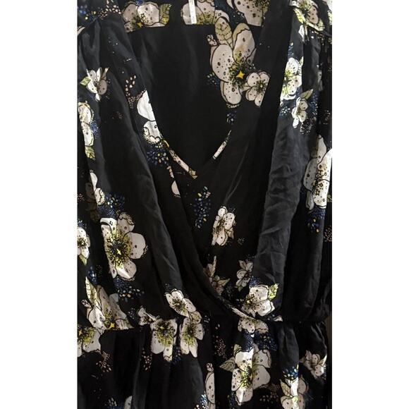 Free People Blouse Top Womens Small Black Floral Pleated Long Sleeve Wrap V Neck - Picture 2 of 5